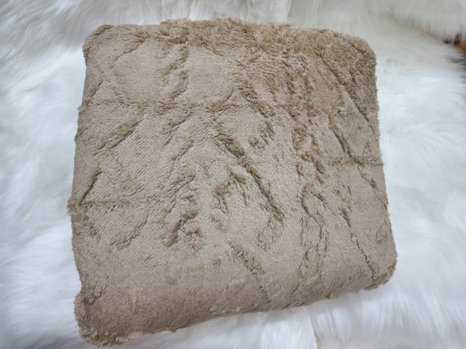 THICK SHERPA THROW BLANKET