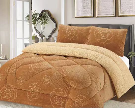 PLAIN WOOLEN DUVETS