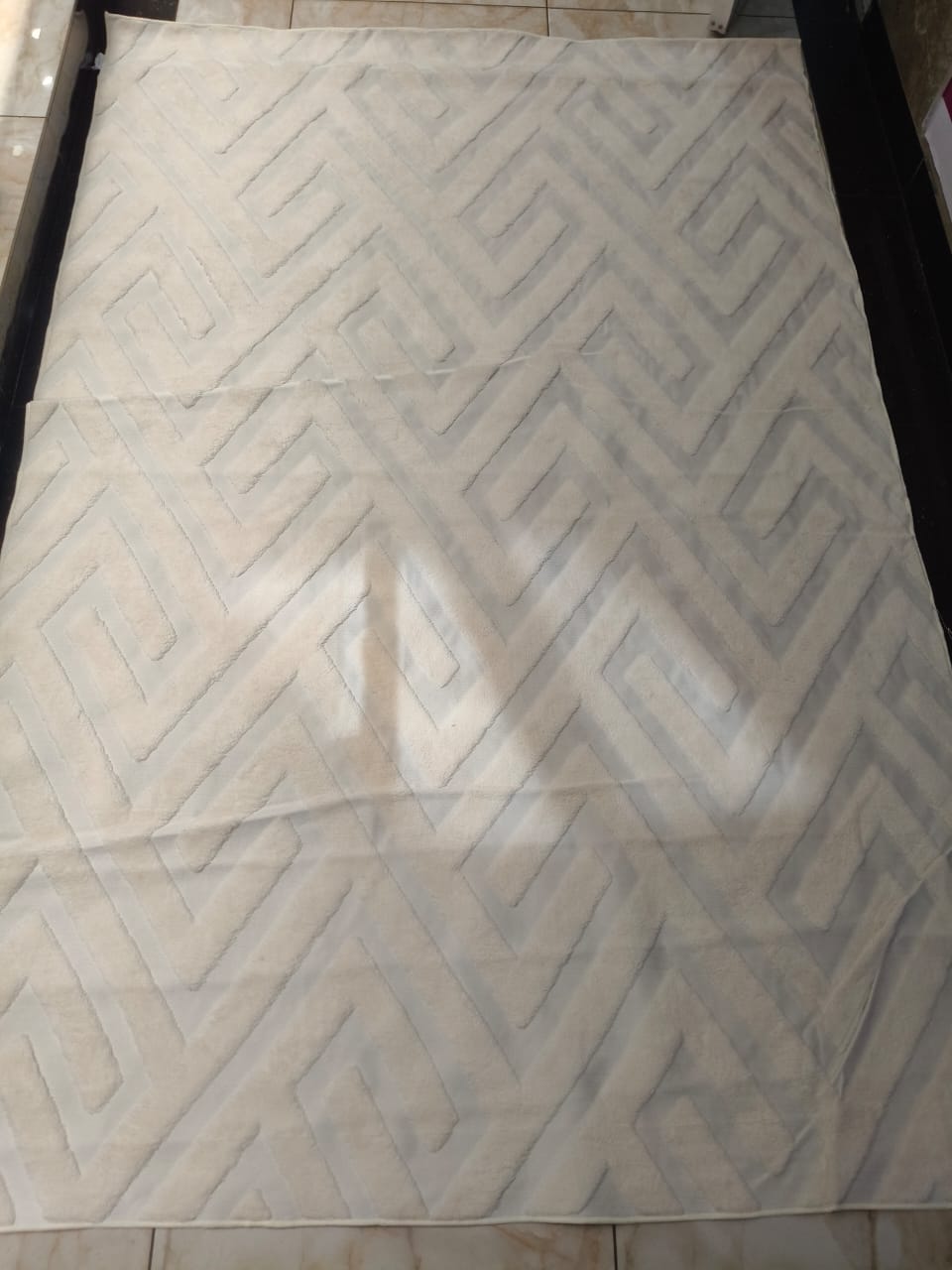 AMERICAN FUNCY CARPET 7 BY 10 DESIGN 4