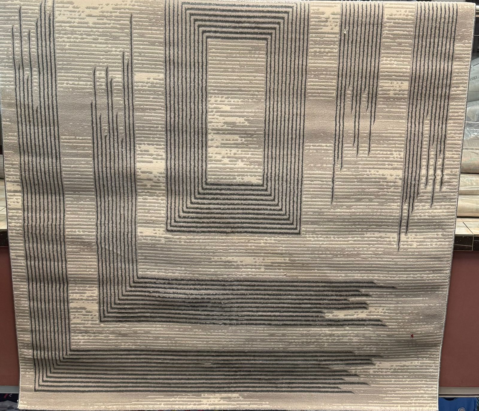 IKON CARPET 7 by 10 DESIGN 12