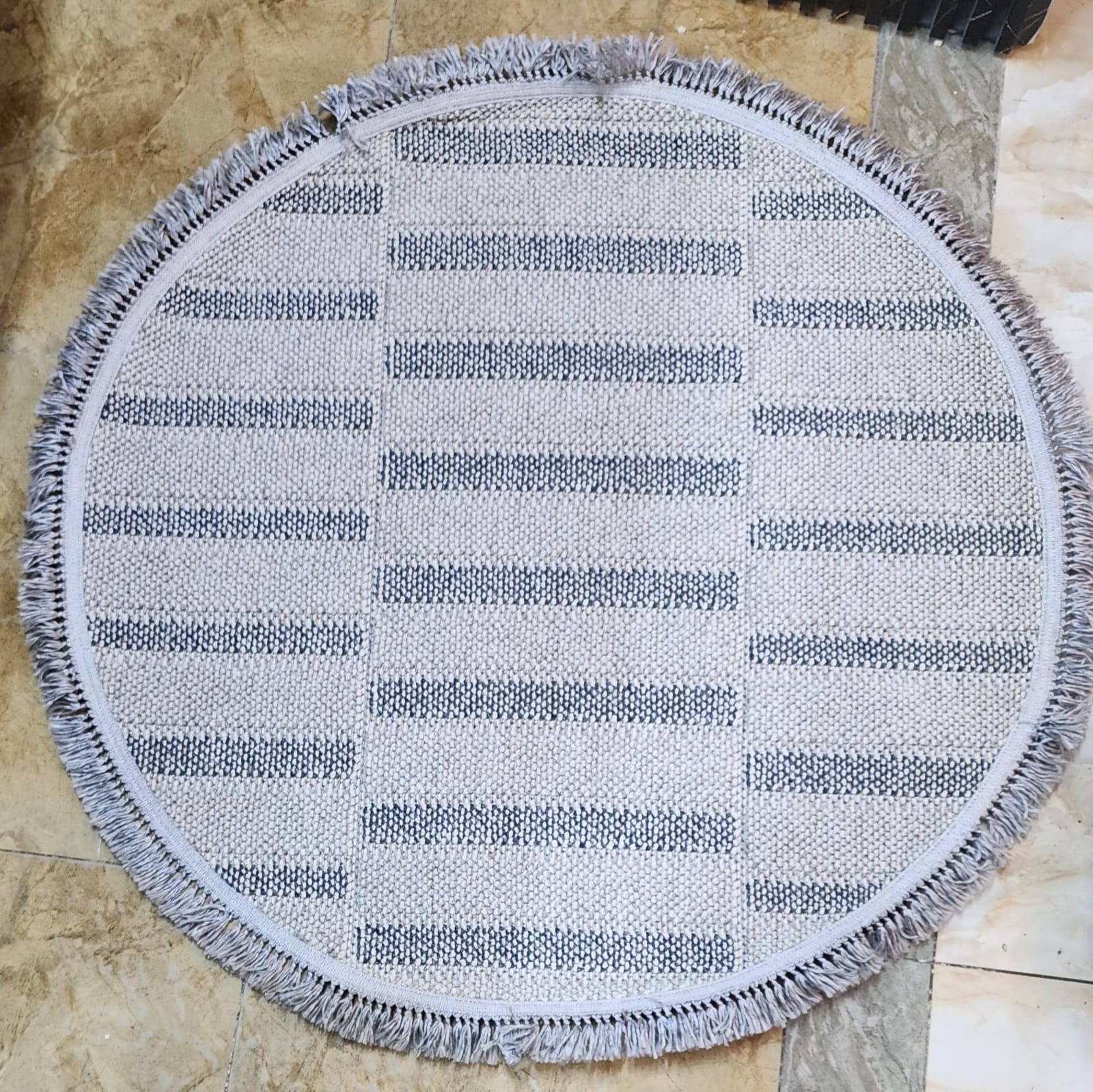 CIRCUAR JUTE CARPET 100 BY 100