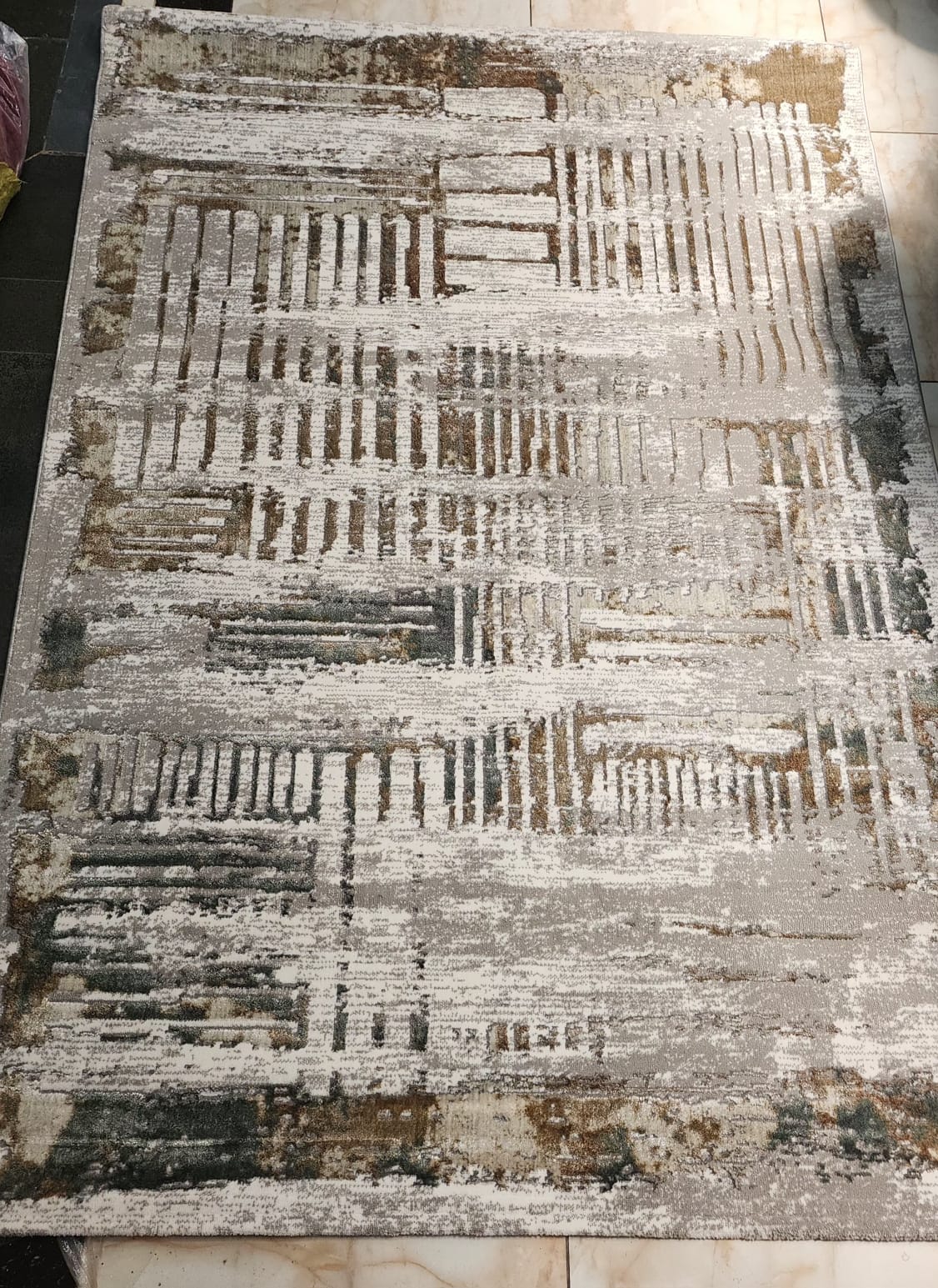 ARTIST CARPET 5 BY 8 DESIGN 4