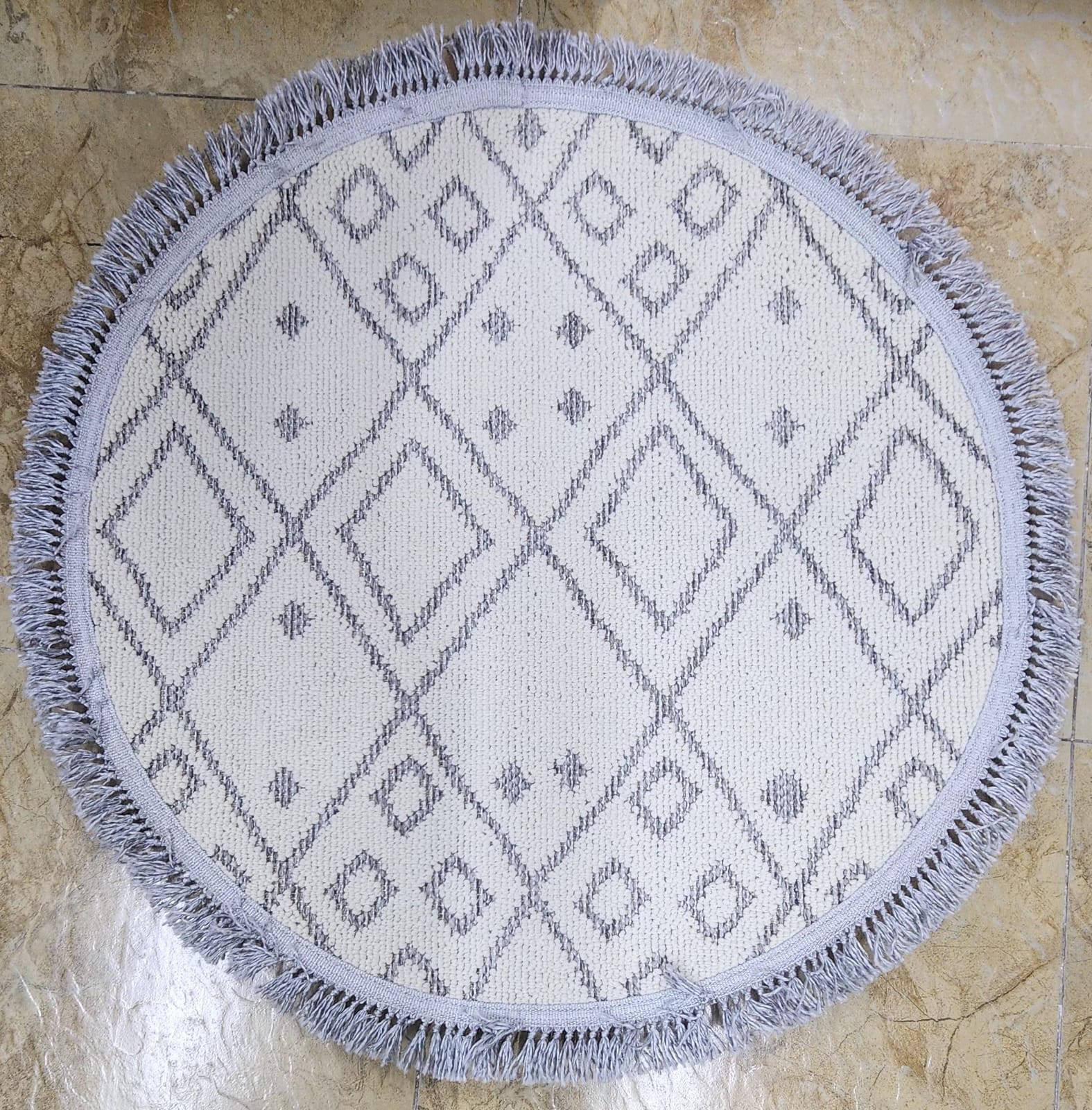 CIRCUAR JUTE CARPET 100 BY 100